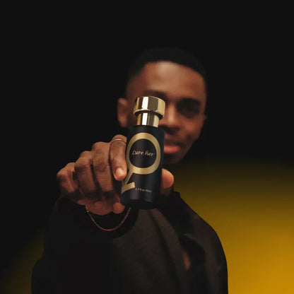 Lure Her™ – El perfume que hace que las mujeres te busquen y te recuerden toda la noche